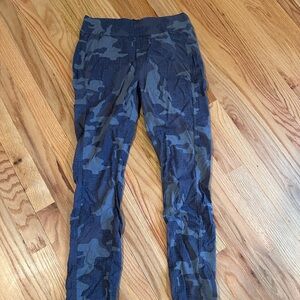 Prana NWOT Grey Camouflage pull on Joggers, Size S